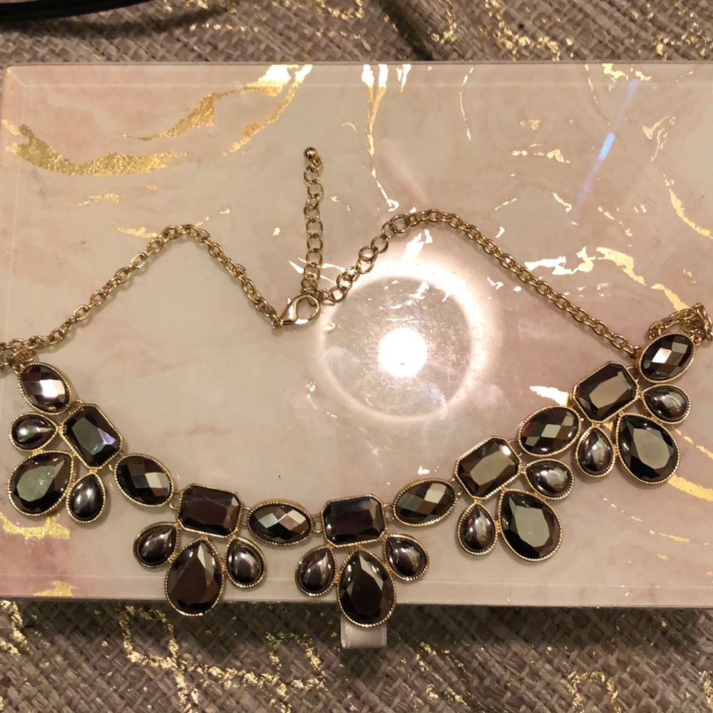 BOGO🛍✨Statement Necklace - Picture 2 of 5